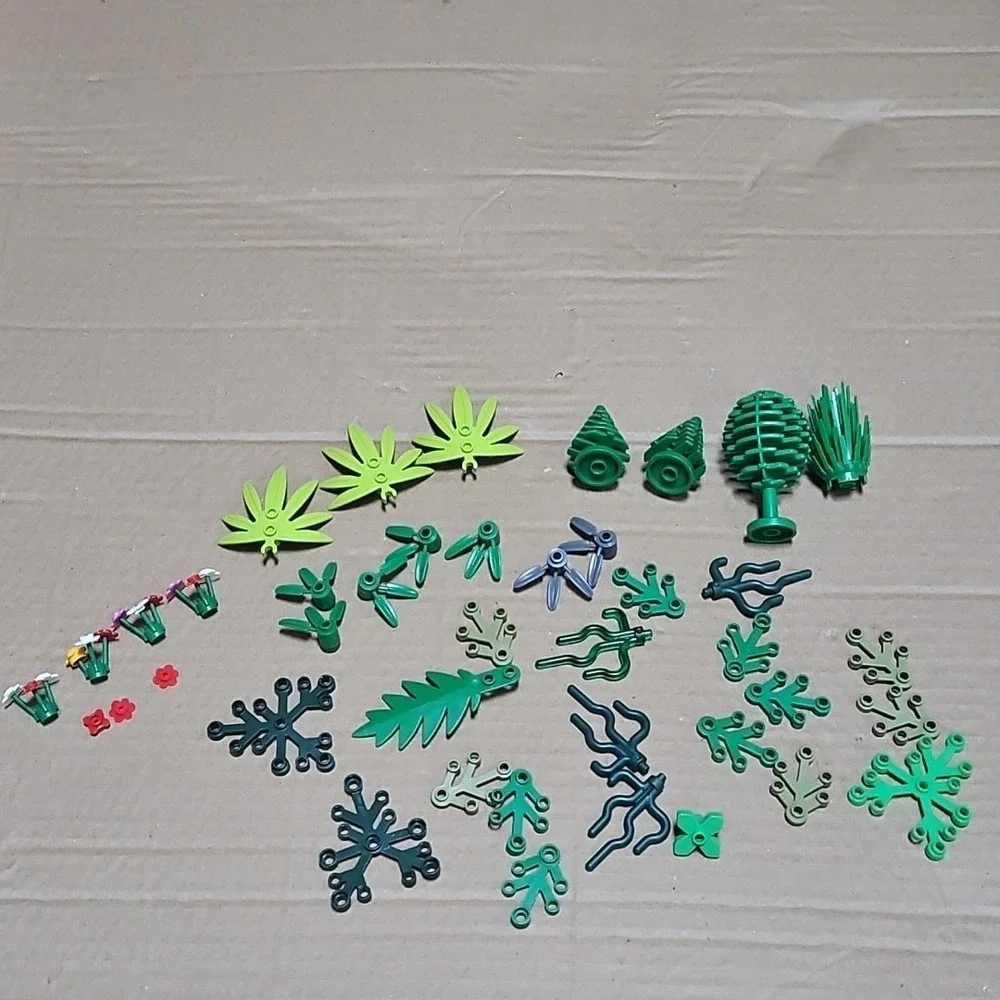 LEGO‎ Plants Trees Lot 1+ oz Various Colors And Types Flowers Leaves Veg